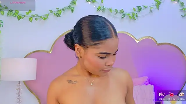 Snapshot of NahiaraReina chatting on November 30, 2025, 1:45 pm NahiaraReina online show from November 30, 2025, 1:45 pm