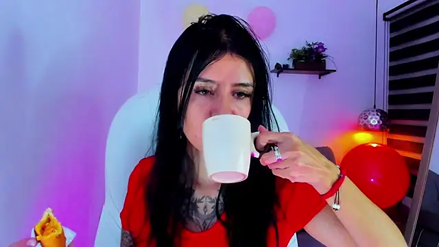 yenny garcia online show from October 31, 2025, 1:30 pm