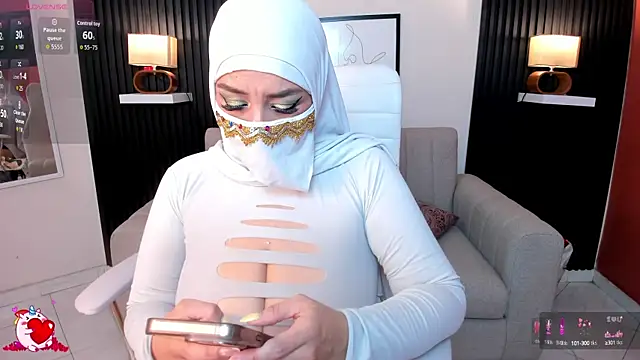 Snapshot of cloe_sirena chatting on October 2, 2025, 1:58 pm cloe sirena online show from October 2, 2025, 1:58 pm