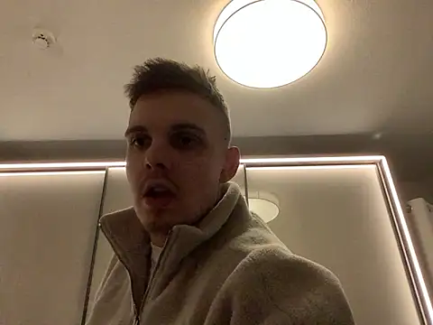 Snapshot of neilho1 chatting on December 30, 2024, 9:29 pm neilho1 online show from December 30, 2024, 9:29 pm