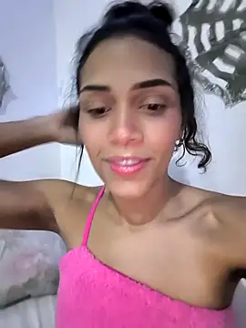 Snapshot of Cositarica_69 chatting on November 3, 2025, 5:23 am Cositarica 69 online show from November 3, 2025, 5:23 am