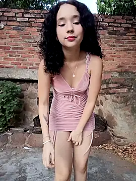 sweet outdoor charm online show from November 21, 2025, 8:19 pm