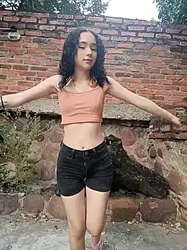 sweet outdoor charm online show from March 6, 2026, 7:42 pm