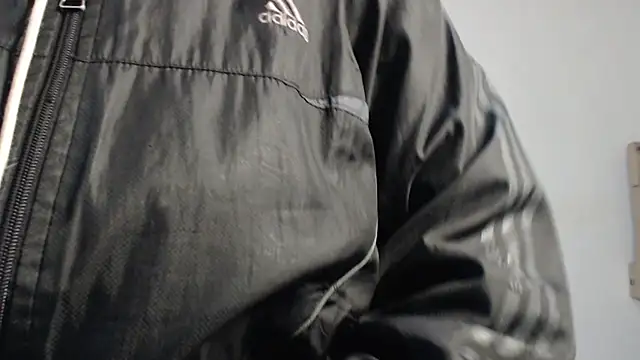 Snapshot of skinny_sweet2411 chatting on November 23, 2025, 10:14 am skinny sweet2411 online show from November 23, 2025, 10:14 am