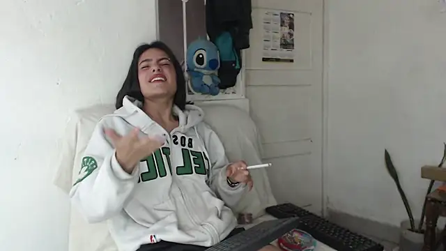 Snapshot of skinny_sweet2411 chatting on October 3, 2025, 7:48 pm skinny sweet2411 online show from October 3, 2025, 7:48 pm