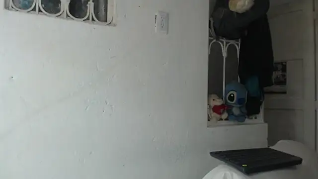 Snapshot of skinny_sweet2411 chatting on September 14, 2025, 12:00 am skinny sweet2411 online show from September 14, 2025, 12:00 am