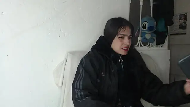 Snapshot of skinny_sweet2411 chatting on October 16, 2025, 5:49 am skinny sweet2411 online show from October 16, 2025, 5:49 am