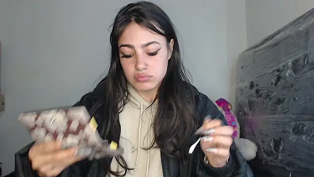 Snapshot of skinny_sweet2411 chatting on November 29, 2025, 4:23 am skinny sweet2411 online show from November 29, 2025, 4:23 am