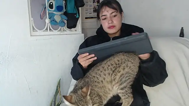 Snapshot of skinny_sweet2411 chatting on October 16, 2025, 8:17 pm skinny sweet2411 online show from October 16, 2025, 8:17 pm