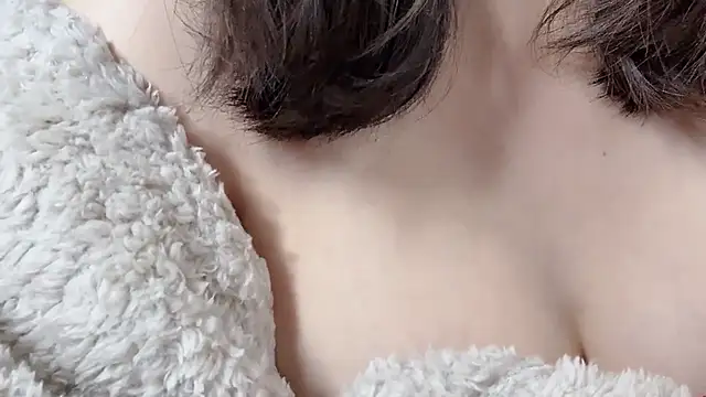 Snapshot of Lucky-susuBB chatting on November 24, 2025, 6:35 am Lucky-susuBB online show from November 24, 2025, 6:35 am