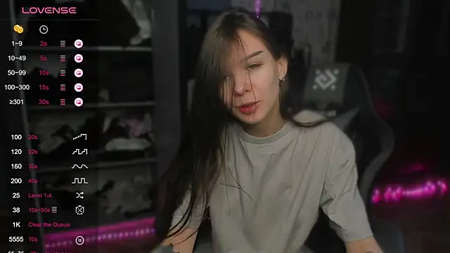 SweetyDeviliya online show from November 6, 2025, 10:41 am