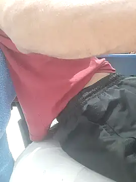 Snapshot of bbehemothh chatting on November 5, 2025, 1:20 am bbehemothh online show from November 5, 2025, 1:20 am