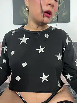 Snapshot of Rousse_blue chatting on July 17, 2026, 3:26 am Rousse blue online show from July 17, 2026, 3:26 am
