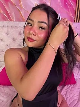 Snapshot of Rousse_blue chatting on February 25, 2026, 4:23 am Rousse blue online show from February 25, 2026, 4:23 am