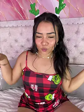 Snapshot of Rousse_blue chatting on December 17, 2025, 3:44 am Rousse blue online show from December 17, 2025, 3:44 am