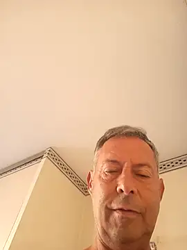 Snapshot of ActifBoy06 chatting on October 1, 2025, 6:18 am ActifBoy06 online show from October 1, 2025, 6:18 am