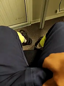 coppiapazza online show from October 7, 2025, 9:27 pm