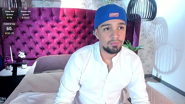 Snapshot of Edward_max chatting on November 18, 2025, 3:21 am Edward max online show from November 18, 2025, 3:21 am