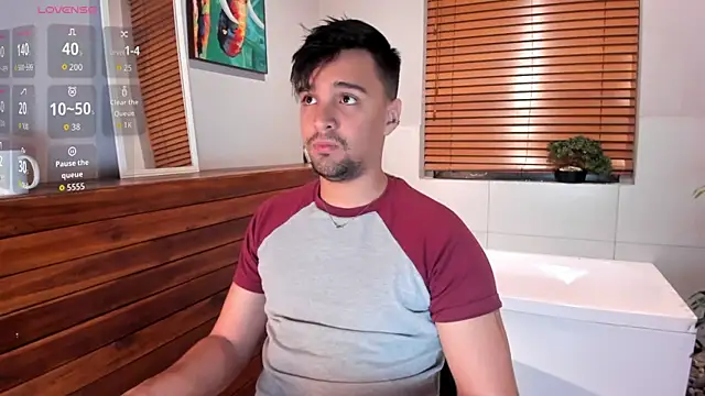 Snapshot of Edward_max chatting on October 22, 2025, 3:50 am Edward max online show from October 22, 2025, 3:50 am