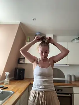 Hr Frk Olsen online show from April 18, 2026, 9:22 am