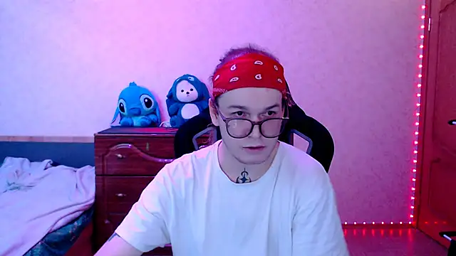 Snapshot of Steve_Mi chatting on September 15, 2025, 1:33 pm Steve Mi online show from September 15, 2025, 1:33 pm