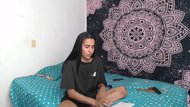 liissa 0 online show from April 17, 2026, 6:55 pm