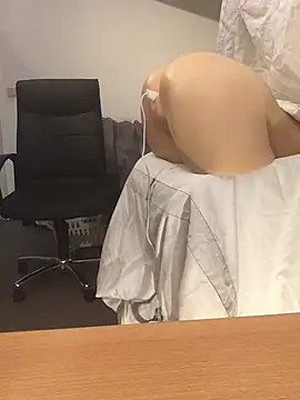 Snapshot of Inseminator69 chatting on January 7, 2025, 12:20 pm Inseminator69 online show from January 7, 2025, 12:20 pm