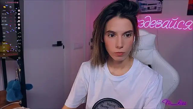 Snapshot of _ni_kiss chatting on September 17, 2025, 8:00 pm ni kiss online show from September 17, 2025, 8:00 pm