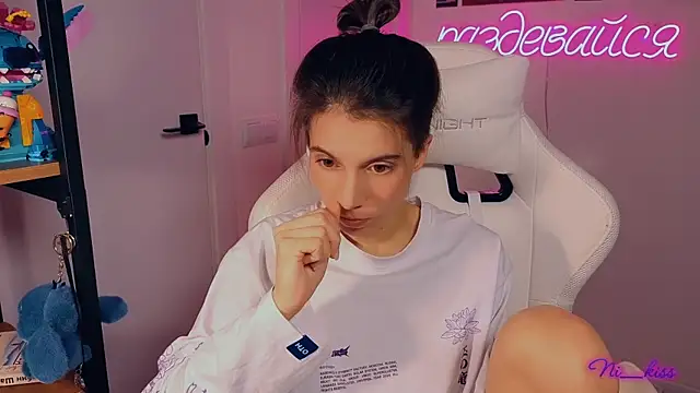 Snapshot of _ni_kiss chatting on October 4, 2025, 5:25 pm ni kiss online show from October 4, 2025, 5:25 pm