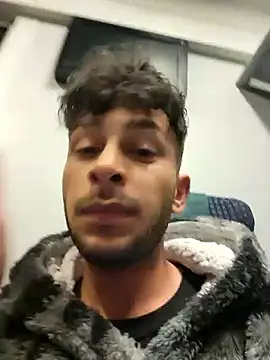 Iulianmarius12 online show from March 18, 2025, 9:53 pm