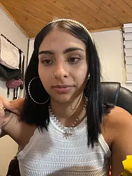 Snapshot of Hilary_pinkk chatting on October 31, 2025, 2:19 am Hilary pinkk online show from October 31, 2025, 2:19 am