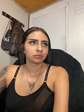 Snapshot of Hilary_pinkk chatting on November 12, 2025, 6:06 am Hilary pinkk online show from November 12, 2025, 6:06 am