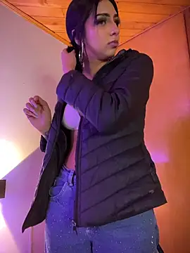 Hilary pinkk online show from April 7, 2026, 2:02 am