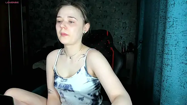 Snapshot of Your_small_bunny chatting on November 24, 2025, 2:00 am Your small bunny online show from November 24, 2025, 2:00 am