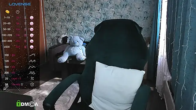 Snapshot of Your_small_bunny chatting on February 18, 2025, 6:26 am Your small bunny online show from February 18, 2025, 6:26 am