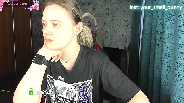 Snapshot of Your_small_bunny chatting on November 8, 2025, 2:04 am Your small bunny online show from November 8, 2025, 2:04 am