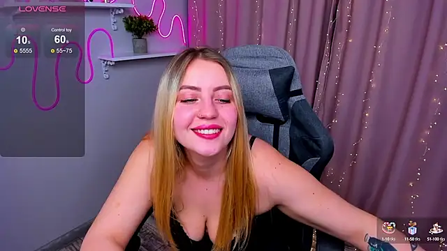Snapshot of Ashley_Rous chatting on February 21, 2025, 6:18 am Ashley Rous online show from February 21, 2025, 6:18 am