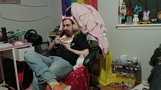 Snapshot of tallnerdyguy chatting on March 4, 2026, 3:36 am tallnerdyguy online show from March 4, 2026, 3:36 am