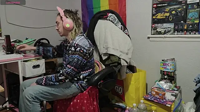 tallnerdyguy online show from April 16, 2026, 3:29 am