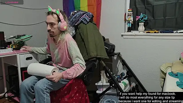 tallnerdyguy online show from November 7, 2025, 3:11 am