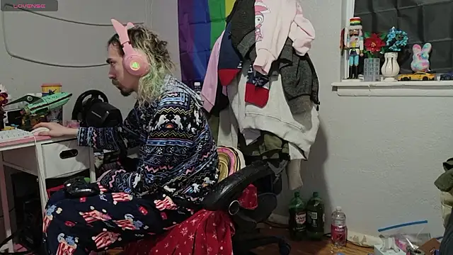 Snapshot of tallnerdyguy chatting on February 1, 2026, 12:42 am tallnerdyguy online show from February 1, 2026, 12:42 am