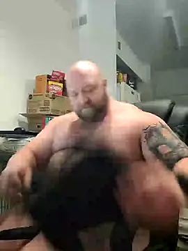 Snapshot of Strong_Bear89 chatting on January 20, 2025, 6:42 am Strong Bear89 online show from January 20, 2025, 6:42 am