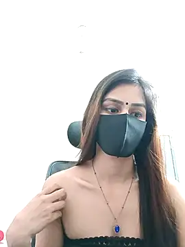 Snapshot of Tisha-01 chatting on November 5, 2025, 1:25 pm Tisha-01 online show from November 5, 2025, 1:25 pm