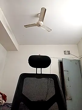 Snapshot of Tisha-01 chatting on November 23, 2025, 1:26 am Tisha-01 online show from November 23, 2025, 1:26 am