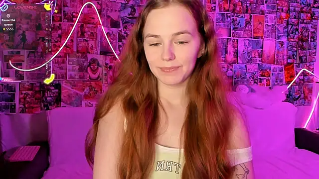 Snapshot of Fox_Lisa chatting on December 3, 2025, 8:30 pm Fox Lisa online show from December 3, 2025, 8:30 pm