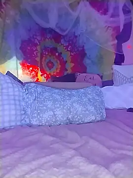 ivylee31 online show from June 3, 2026, 2:23 am