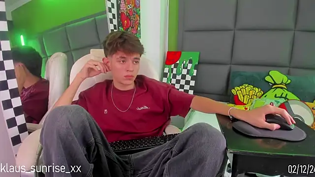 KLAUS SUNRISE XX online show from December 3, 2024, 4:20 am