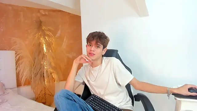 KLAUS SUNRISE XX online show from January 26, 2025, 11:39 pm