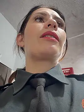 Snapshot of Alysson-- chatting on November 14, 2025, 5:49 pm Alysson-- online show from November 14, 2025, 5:49 pm