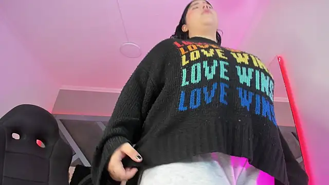 AmberiniHoffman online show from March 12, 2025, 11:54 am